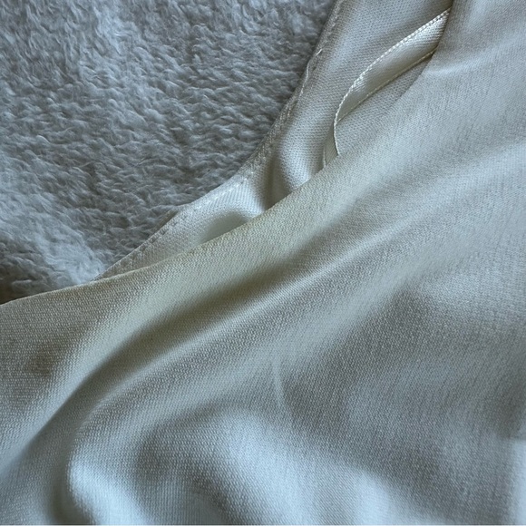 Chic Color Block Midi Dress in Yellow and White - Picture 5 of 11